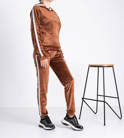 Женский комплект из коричневого свитшота с полосками - Одежда