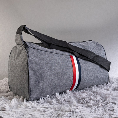 Pilkas unisex sportinis krepšys su juostele - Rankinės