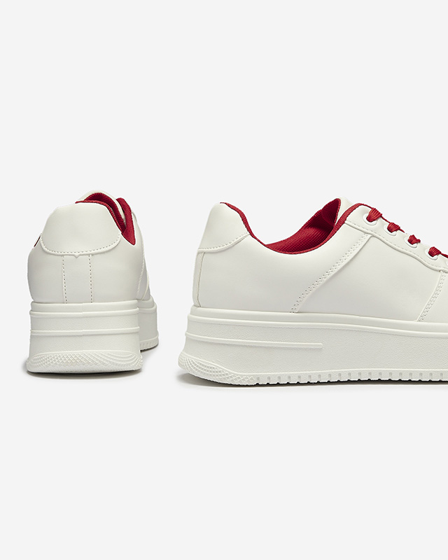 Белые женские спортивные кроссовки с красными шнурками Smaffo- Footwear