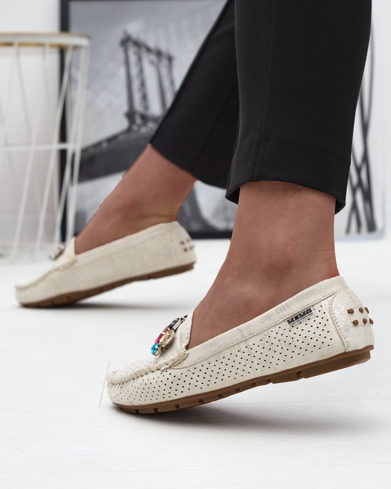 Кремовые женские ажурные мокасины с разноцветным декором Aqitic - Обувь