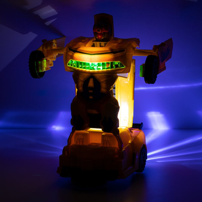 Желтый автомобиль-трансформер