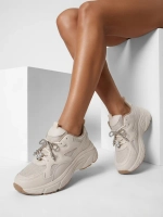 Šviesiai smėlio spalvos