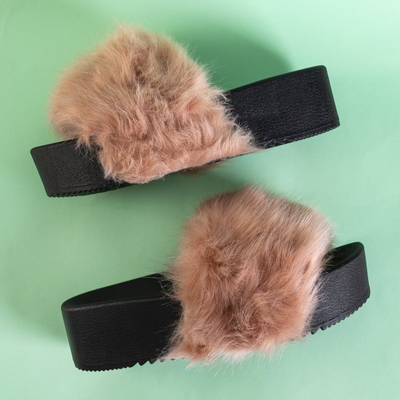 Tamsiai rožinės moteriškos platforminės šlepetės su kailiu Lorina - Avalynė