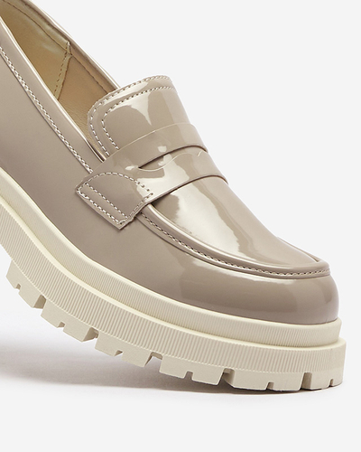 Šviesiai rudi lakuoti mokasinai moterims Noppel Footwear