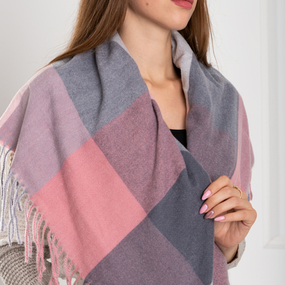 Розово-серый женский шарф в клетку