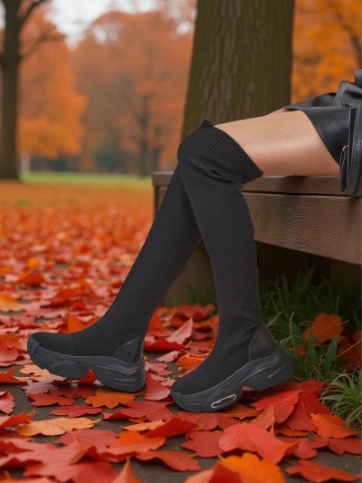 Ilgi moteriški užtraukiami ilgaauliai su storu padu Ravmora