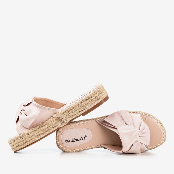 Pudrowe klapki damskie na platformie Baby Bow - Obuwie