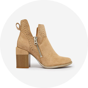 šviesiai ruda || rudas