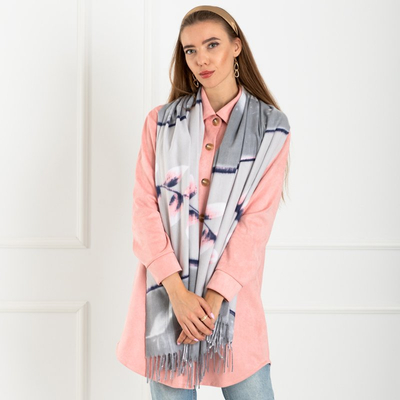 Светло-серый женский шарф с цветочным мотивом