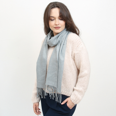 Классический темно-серый женский тонкий одноцветный шарф - Аксессуары