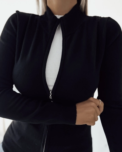 "Royalfashion" Juodas platėjančio kirpimo megztinis