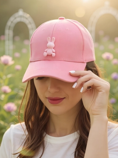 Royalfashion Кепка с козырьком и нашивкой Bunny Chic