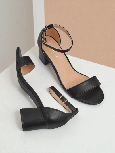 Женские сандалии Kallistia на каблуке из экокожи, черные 6 см