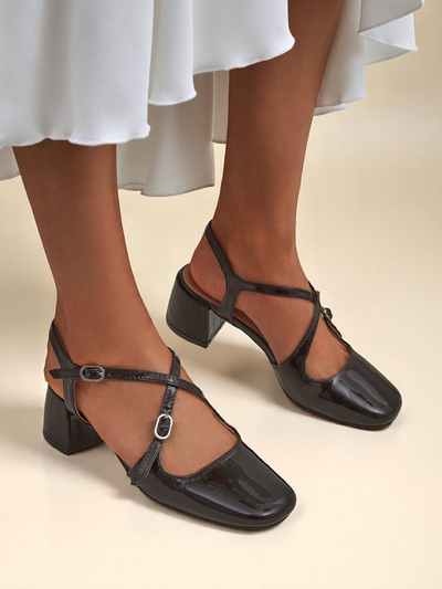 Royalfashion Женские туфли-лодочки на низком каблуке с декоративными ремешками Lollita