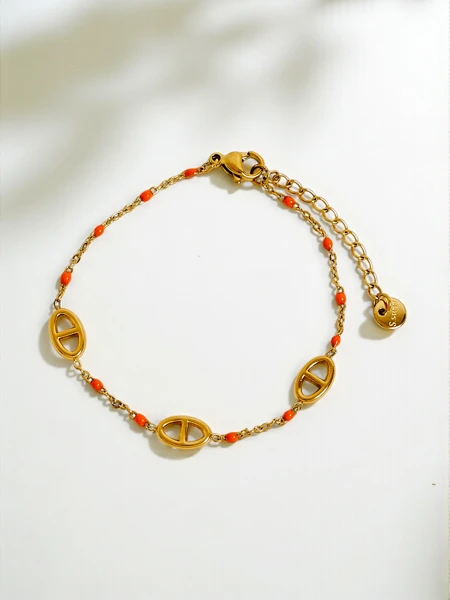 Aurelia Perseus - elegantiška paauksuota apyrankė su geometriniu motyvu