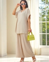 Светло-бежевый