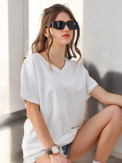 Royalfashion Moteriška medvilninė laisvalaikio T-Shirt su V formos kaklo iškirpte