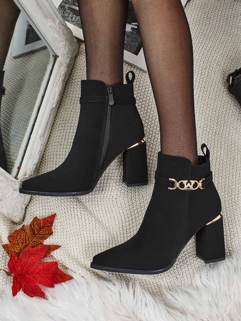 Moteriški eko zomšiniai aulinukai su storu kulnu Ostirena