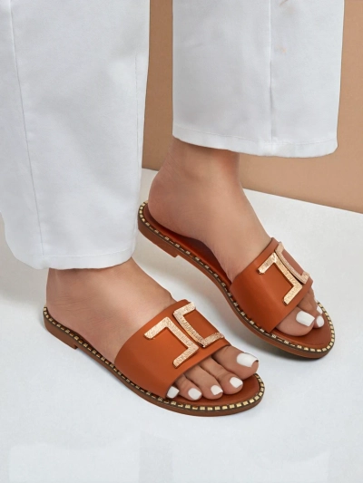 Royalfashion Женские шлепанцы из искусственной кожи с декором Gildra