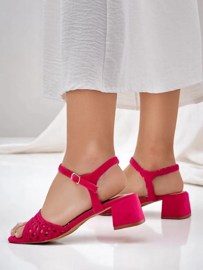 Royalfashion Женские перфорированные сандалии Azopi