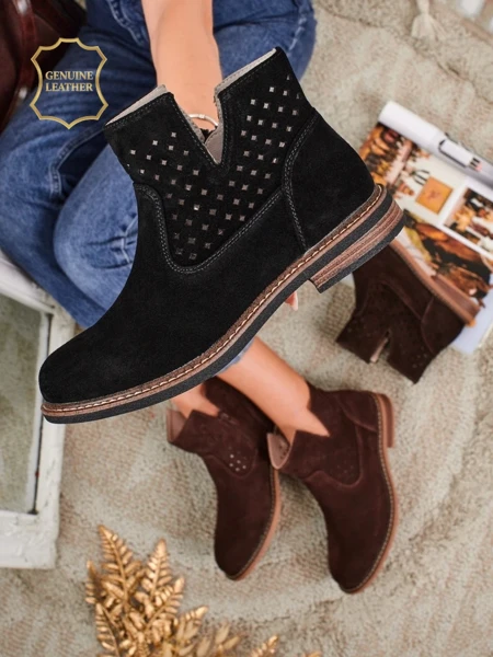 Botki Aurelia Nero zamszowe ażurowe botki damskie płaski obcas 3cm = „Aurelia Nero“ zomšiniai ažūriniai moteriški aulinukai su plokščiu 3 cm kulnu