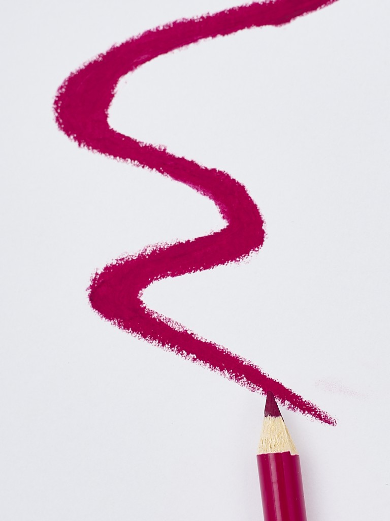 Lūpų pieštukas su drožtuku, spalva Vyno Raudona