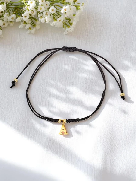 Moteriška apyrankė su raide A