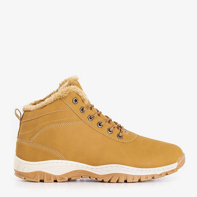 Izoliuoti vyriški kupranugario „Radomirio“ žygio batai - Avalynė