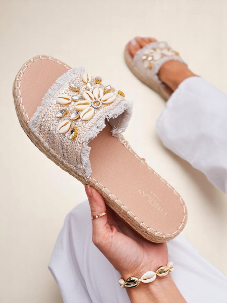 Женские сандалии Perseida Royalfashion серебряные с ракушками на плоской подошве