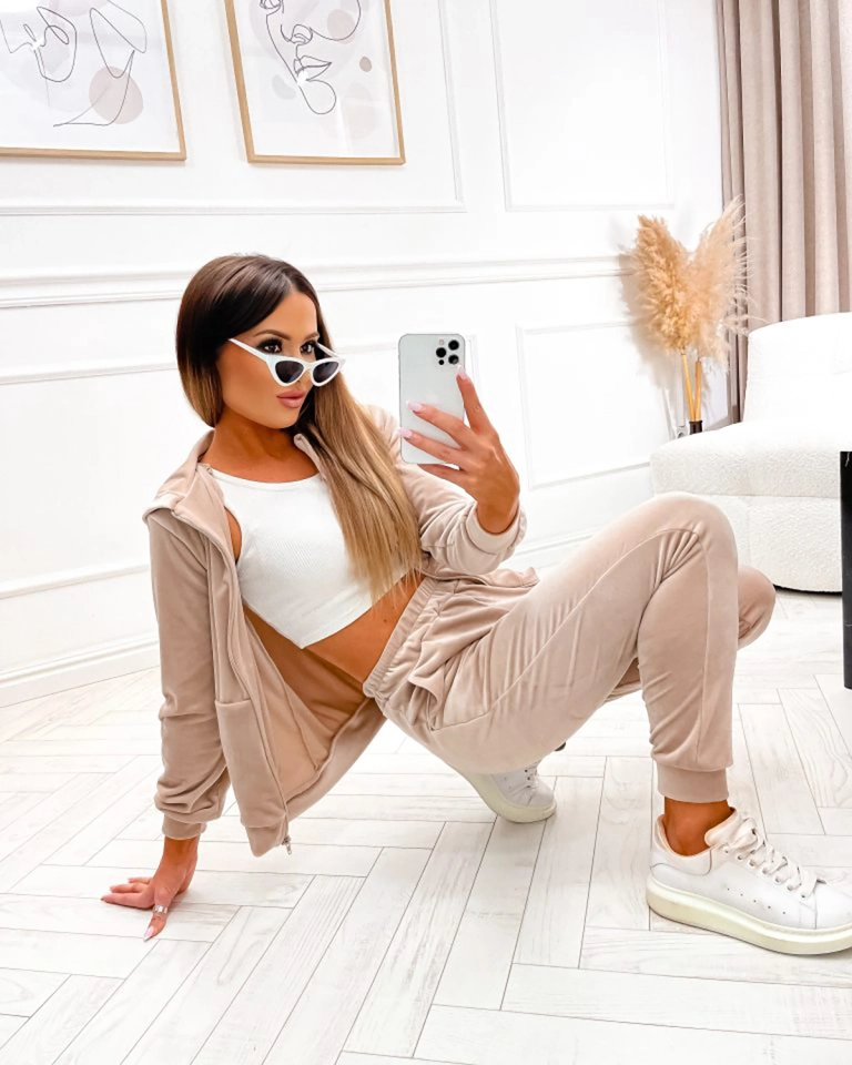 "Royalfashion" Smėlio spalvos moteriškas džemperio komplektas