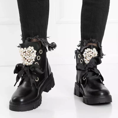 OUTLET Juodos spalvos moteriškos rankinės su Nashile perlais - Avalynė