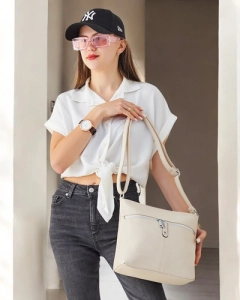 Šviesiai smėlio spalvos || smėlio spalvos