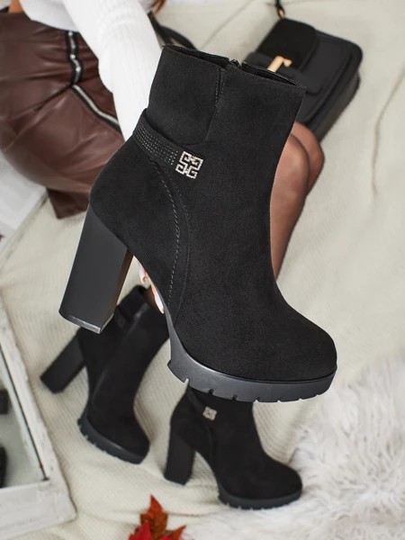 Moteriški eko zomšiniai aulinukai su storu kulnu Zavrina