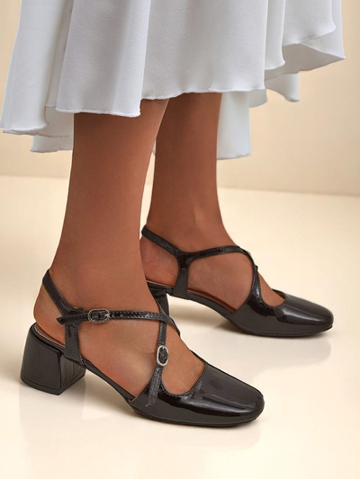 Royalfashion Женские туфли-лодочки на низком каблуке с декоративными ремешками Lollita