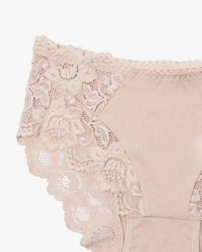 Бежевые женские трусики с кружевом - Нижнее белье