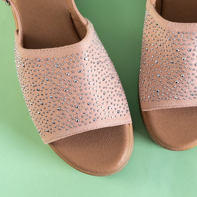 Светло-розовые женские босоножки на платформе Peneli