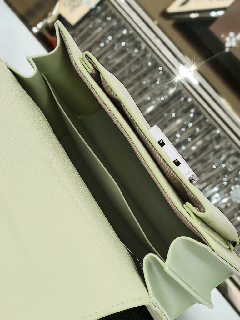 Royalfashion Женская сумка-конверт с ручкой Amalthea Avorio