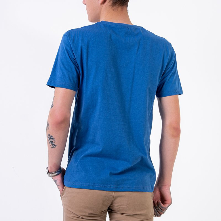 Синяя мужская футболка с принтом