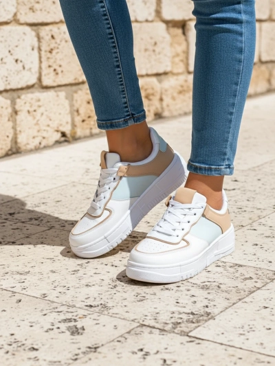 Женские кроссовки Aristea Azzurro из экокожи на плоской подошве 4 см