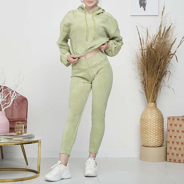 Žalias moteriškas sportinis komplektas: džemperis ir kelnės - Apranga