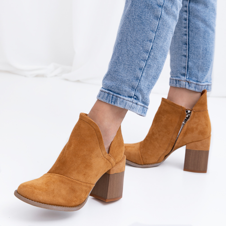 Коричневые женские ботильоны с вырезами Plinara