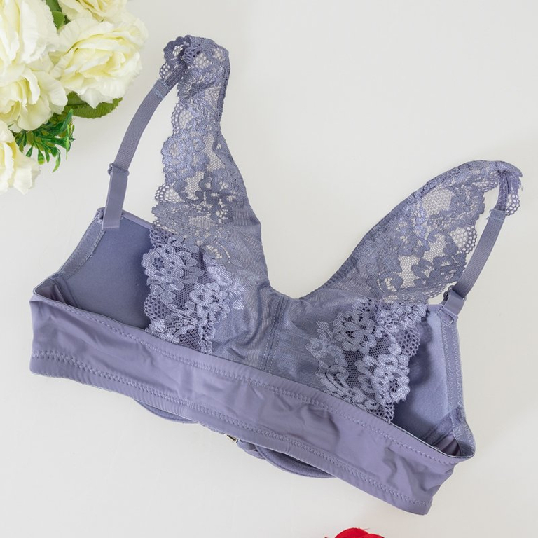 Фиолетовый женский бюстгальтер с кружевом