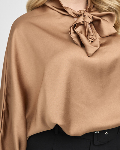 Moteriška ruda ilga atlasinė palaidinė su raišteliu - Apranga