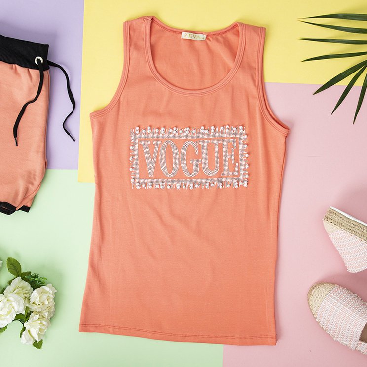 Женский топ персикового цвета со стразами