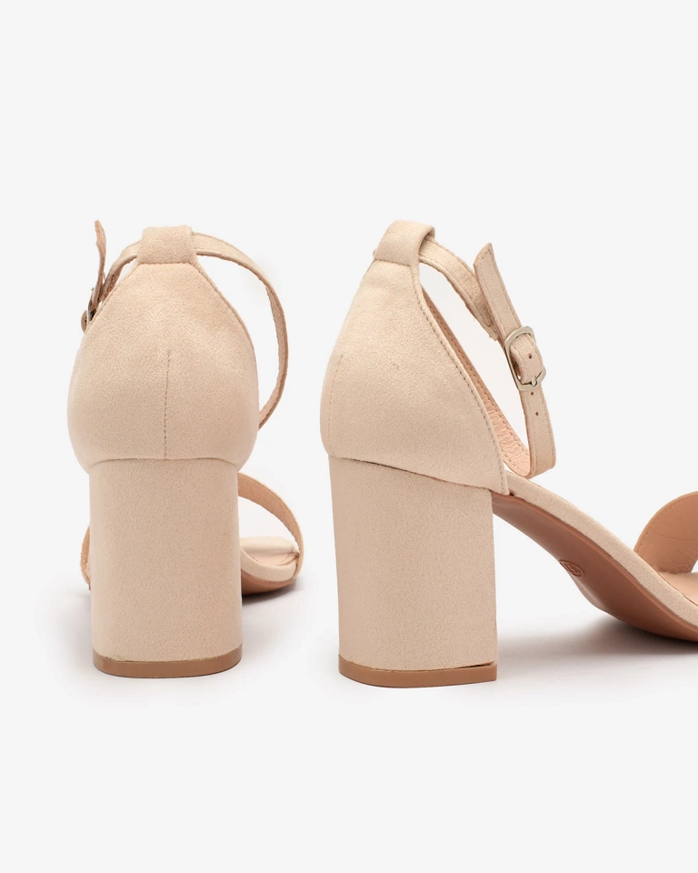 Royalfashion Женские сандалии на низком ходу бежевого цвета Helrem