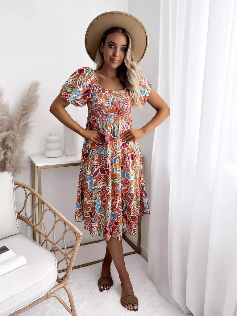 Oranžinė trumpa moteriška suknelė atvirais pečiais - Apranga