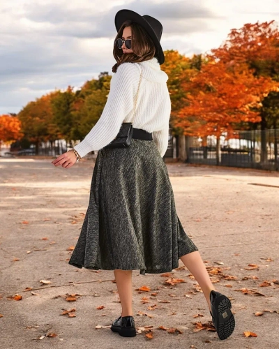 Royalfashion Moterų vidutinio ilgio sijonas