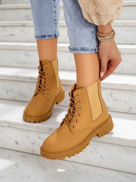 Karališkoji mada Moterims Trappers Sanner