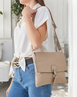 šviesiai ruda || oranžinė