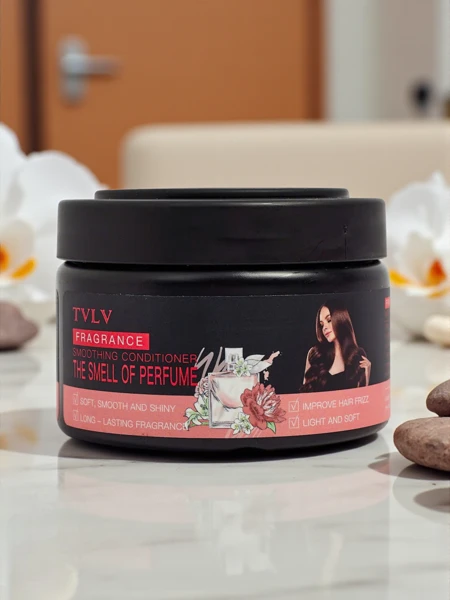 Glotninantis parfumuotas plaukų kondicionierius